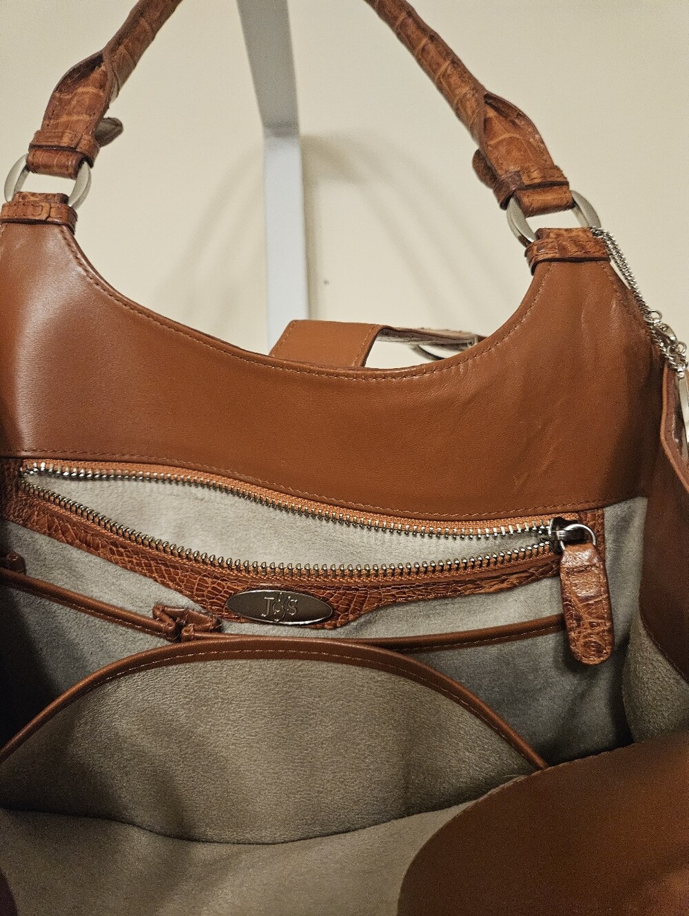 J&S HANDBAG - Picture 7 of 9